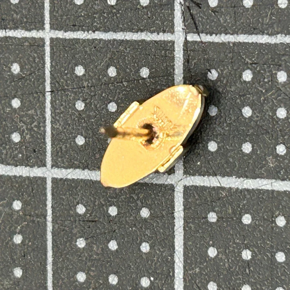 Swank Vintage Gold Tone Mother of Pearl‎ Oval Tie Tack Lapel Pin Ribbed Detail